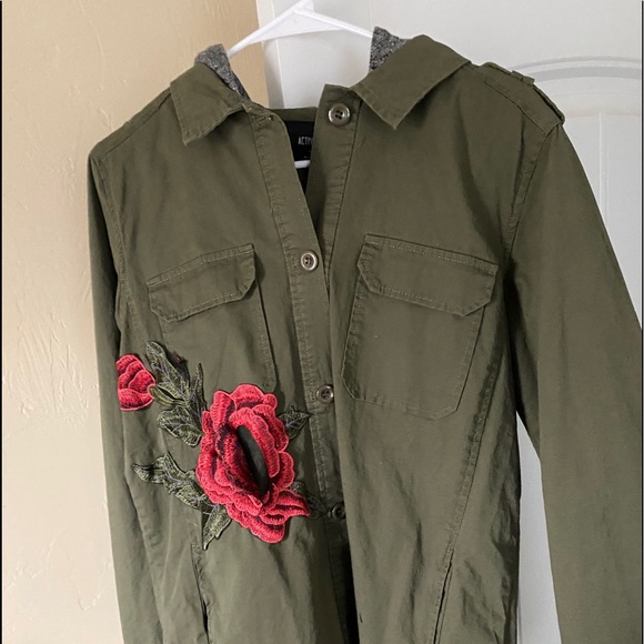 HoodedJacket - Picture 2 of 3